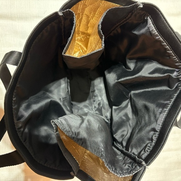 Victoria's Secret Black Insulated Cooler Tote Bag NWOT - Picture 7 of 9